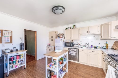 707 17th Ave, Whitaker PA  15120-2031 exterior