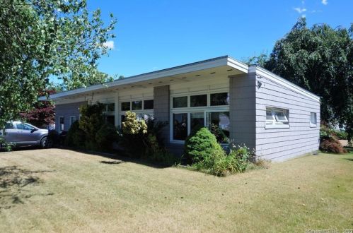 17 Race Rock Rd, Waterford CT  06385-3222 exterior