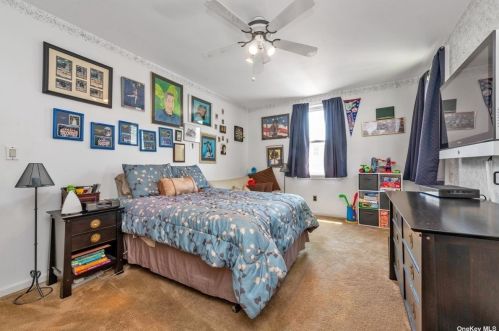 8 Acorn Rd, East Rockaway NY  11518-2103 exterior