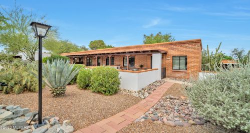 369 Paseo Tierra, Green Valley, AZ 85614-7360