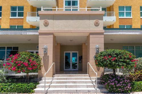 100 6th St, Boynton Beach FL  33426-4371 exterior