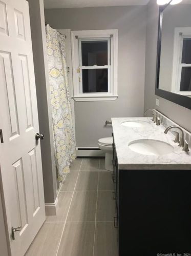 81 Fieldcrest Dr, Bridgeport CT  06611-1644 exterior