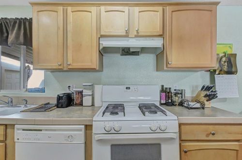 10 Wendy Cir, Grass Valley CA  95945-7037 exterior