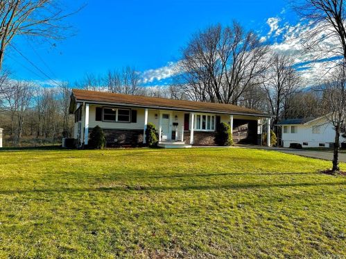 45 Eisenhower Dr, Middletown NY  10940-4543 exterior