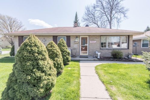 5303 Wilbur Ave, Milwaukee, WI 53220-2015