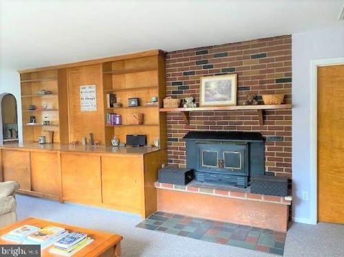 2122 Edgewood Ave, Easton PA  18045-2216 exterior