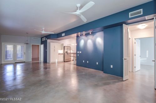 381 3rd Ave, Tucson, AZ 85705-8561
