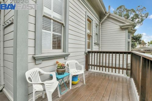 1231 Adeline St, Oakland CA 94607-2810 exterior