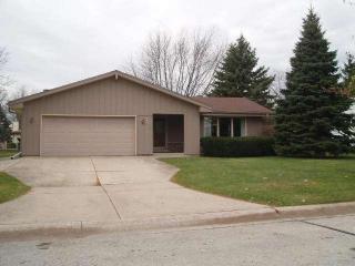 7573 72nd St, Hales Corners, WI 53132-9751