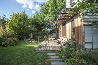 210 Stratford Rd, Brooklyn, NY 11218-4314