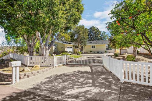 1137 Portola St, Vista, CA 92084-4520