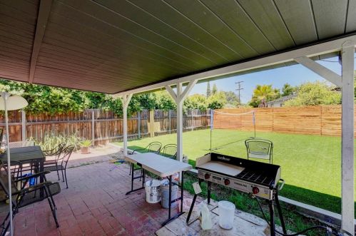 579 Roberta Ave, El Cajon CA  92021-6317 exterior