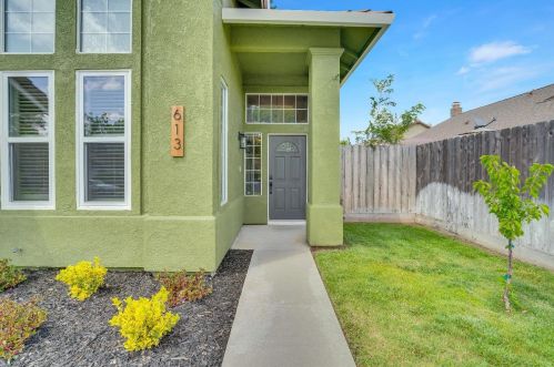613 Tahoe St, Manteca CA  95337-6860 exterior
