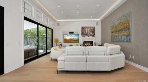 3825 Prado Del Trigo, Calabasas CA  91302-3638 exterior