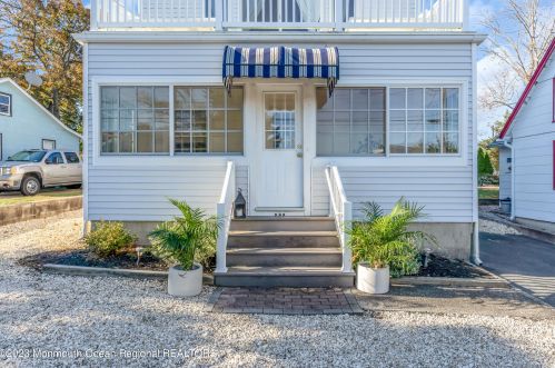 125 Bretonian Dr, Bricktown NJ  08723-5705 exterior