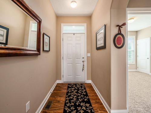 2421 Angelfire Dr, Darbydale, OH 43123-1043