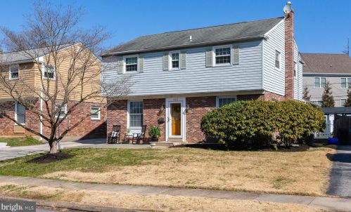 552 Washington Ave, Pittsburgh, PA 19083-3521