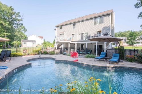 9 Maxim Ct, Jackson Twp NJ 08527-3893 exterior