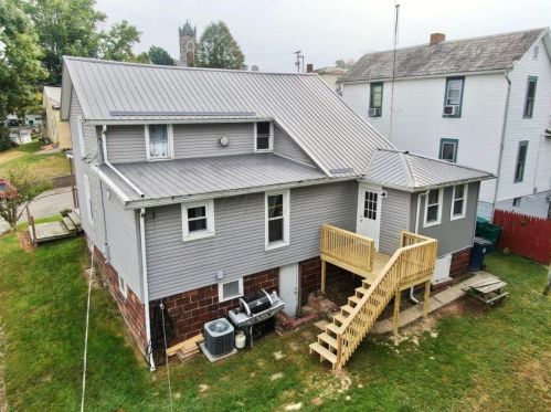 125 Pleasant St, New Lexington, OH 43764-1211