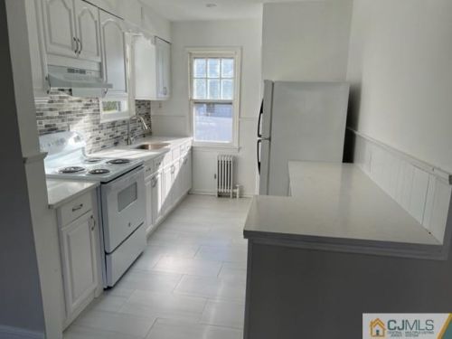 9 Harrison Ave, East Brunswick NJ  08816-4755 exterior