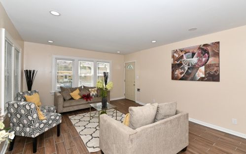 4902 Hoyt Pl, Milwaukee WI  53216-2331 exterior