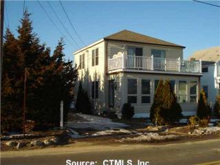 74 Shore Rd, Clinton, CT 06413-2362