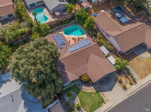 430 Willamette Dr, Vacaville CA  95688-4228 exterior