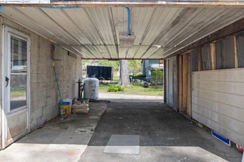 47 Great Pond Rd, Kingston NH  03848-3741 exterior