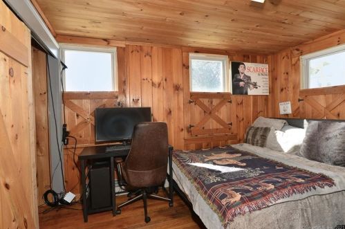 7 Dewey St, Putnam CT  06260-1352 exterior