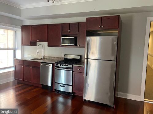 1149 3rd St, Philadelphia, PA 19147-5302