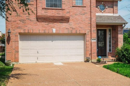 8125 Cherry Laurel Ln, Irving TX  75063-4214 exterior