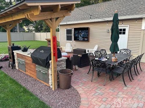 83 Mcnomee St, Oakland NJ  07436-2609 exterior