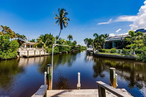 2631 Gulfview Dr, Naples FL  34112-5829 exterior