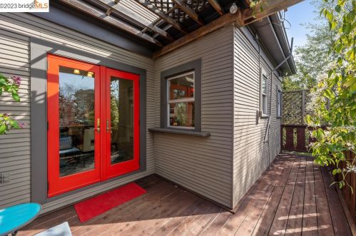 2122 Sacramento St, Berkeley CA  94702-1905 exterior