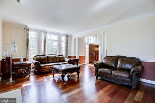 20405 Crimson Pl, Leesburg VA 20175-6362 exterior