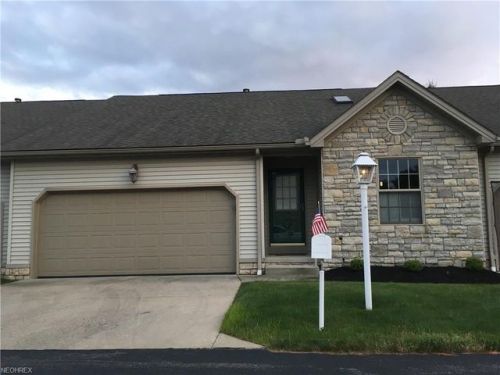 332 Myron St, Hubbard, OH 44425-1441