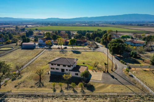 6960 Vista Del Sol, Gilroy CA  95020-9544 exterior