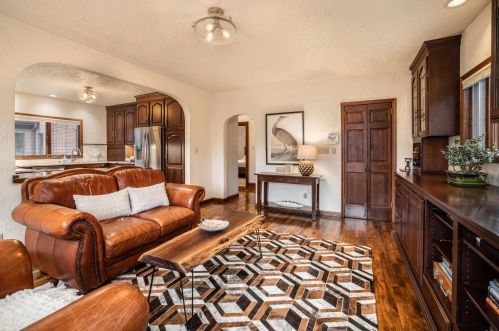 4779 Larkin St, Milwaukee WI 53211-1151 exterior