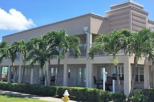 701 Gulf Way, Saint Petersburg, FL 33706-4325