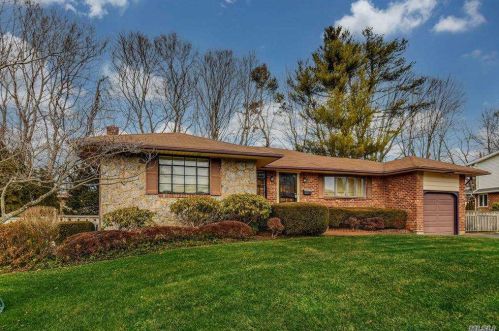 109 Seaman Rd, Muttontown, NY 11753-1608