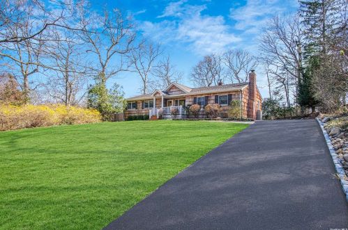 10 Farm Rd, Shoreham, NY 11786-1550