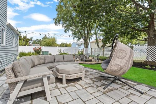 557 California Ave, Bricktown NJ  08724-1233 exterior