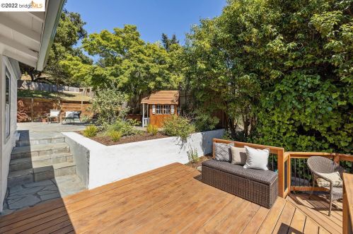 3028 Jordan Rd, Oakland CA  94602-3529 exterior