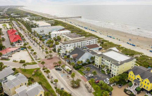 124 Sparrow Dr, Isle Of Palms SC  29451-2514 exterior