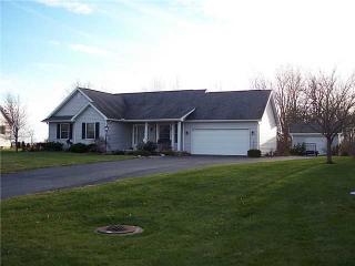 1493 Circle Dr, Millbury, OH 43447-9678