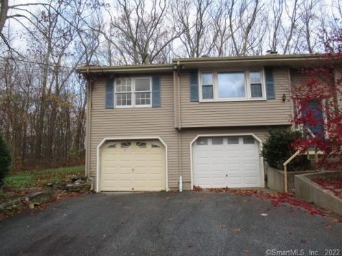 69 Glen Grove Rd, Deep River, CT 06417-1515