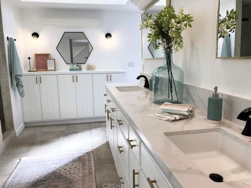 320 Rossmore Dr, Oxnard CA  93035-4465 exterior