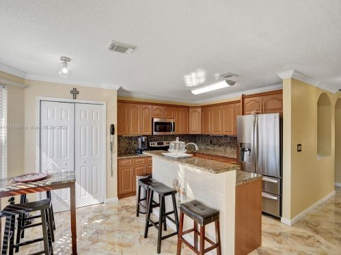 1282 192 Ave, Hollywood FL 33029-5823 exterior