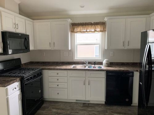 2 Roby Ln, Lee, NH 03861-4408