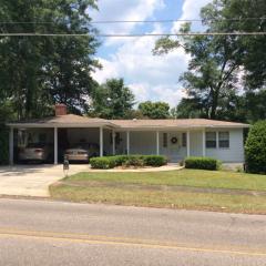 1928 King St, Quincy, FL 32351-2054